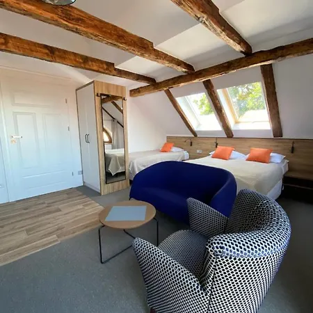 Oktawia Проживание в семье *