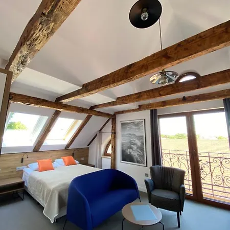 Oktawia Проживание в семье