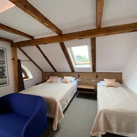 Проживание в семье Oktawia *