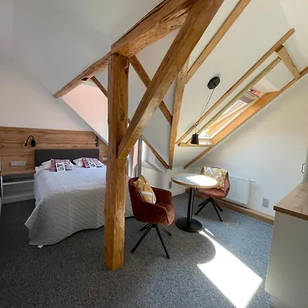 Проживание в семье Oktawia Нехоже