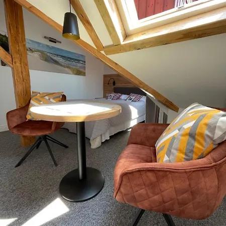 Проживание в семье Oktawia Нехоже