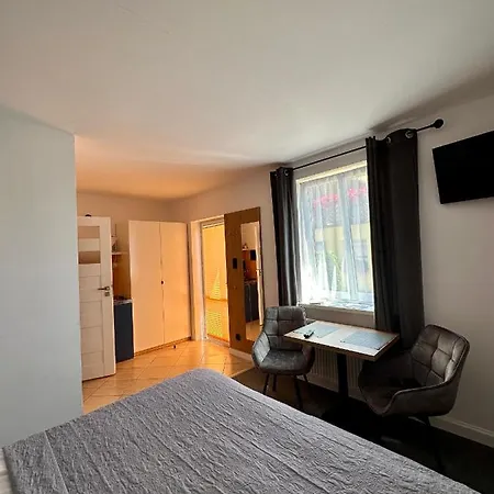 Проживание в семье Oktawia Нехоже