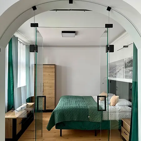 Oktawia Проживание в семье *