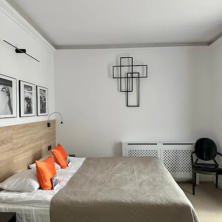 Oktawia Проживание в семье