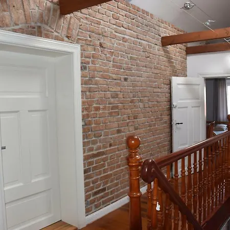 Проживание в семье Oktawia Нехоже