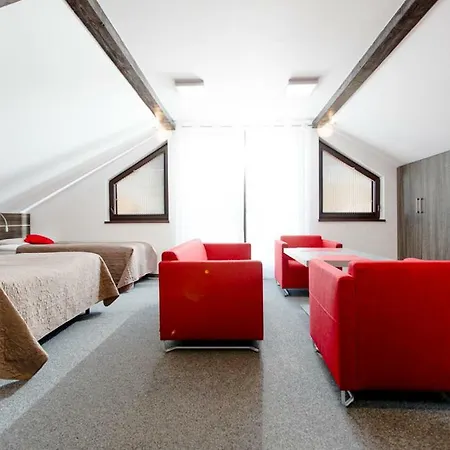 Oktawia Проживание в семье *