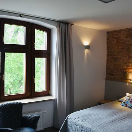 Проживание в семье Oktawia