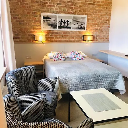 Oktawia Проживание в семье